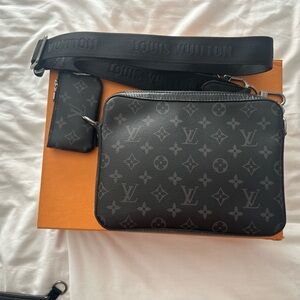 Louis Vuitton Trio messenger